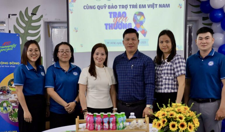 QUỸ BẢO TRỢ TRẺ EM VIỆT NAM ĐẾN THĂM VÀ TRAO QUÀ CHO HỌC SINH TẠI HỆ THỐNG TRUNG TÂM ATC